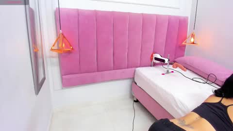 Snapshot of megansaenz_1 chatting on 11, 10, 2025 Megan online show from 11, 10, 2025