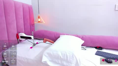 Snapshot of megansaenz_1 chatting on 17, 10, 2025 Megan online show from 17, 10, 2025