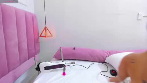 Megan  online show from 18, 11, 2025