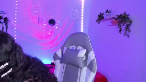   online show from 30, 10, 2025