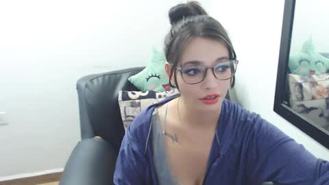 Snapshot of meghan_cherrys chatting on 1, 3, 2025 meghan online show from 1, 3, 2025