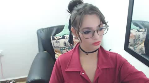 Snapshot of meghan_cherrys chatting on 4, 3, 2025 meghan online show from 4, 3, 2025