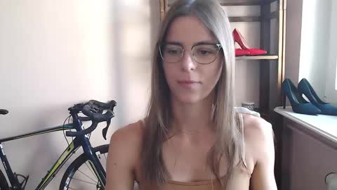 Megi online show from 2, 4, 2026