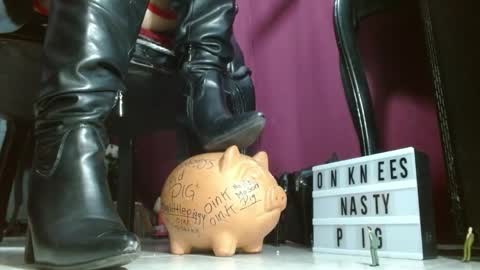 Snapshot of megoddessara chatting on 16, 5, 2026 Goddess Sara online show from 16, 5, 2026