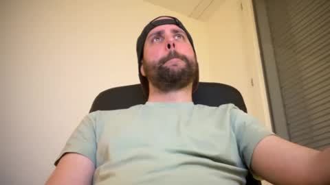 Snapshot of meholic chatting on 3, 2, 2025 ChrisBigD online show from 3, 2, 2025