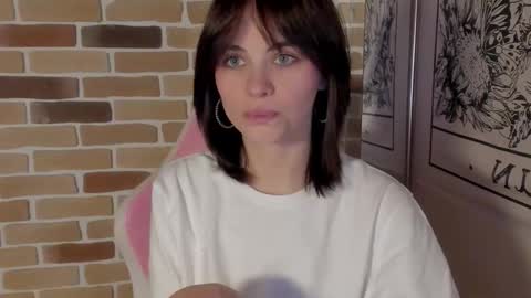 Snapshot of mekepo chatting on 26, 10, 2025 Katie  Payne online show from 26, 10, 2025