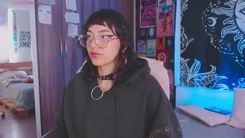 Melissa  -  -  Please help me to reach 100 thumbs up online show from 6, 11, 2025