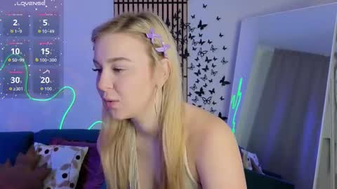 Snapshot of mel_nelson chatting on 1, 12, 2025 Mel online show from 1, 12, 2025