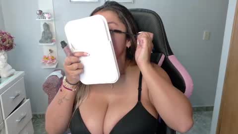 Melaany  online show from 19, 7, 2026