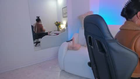 melan_owen online show from 7, 6, 2026