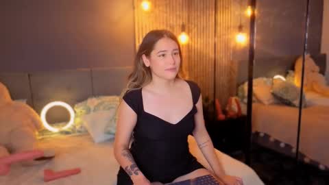 Melanie Baez online show from 15, 10, 2025