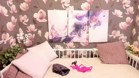 Snapshot of melanie_grant chatting on 12, 10, 2025 Melanie online show from 12, 10, 2025