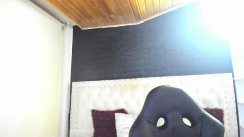 Melanie  online show from 2, 3, 2025