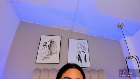 Snapshot of melanie_hillz chatting on 5, 7, 2026 Melanie online show from 5, 7, 2026