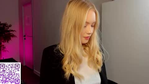 Snapshot of melanie_ryer chatting on 21, 9, 2025 Melanie online show from 21, 9, 2025