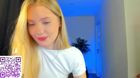 Snapshot of melanie_ryer chatting on 16, 10, 2025 Melanie online show from 16, 10, 2025