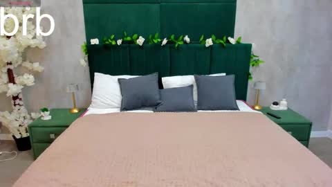 Snapshot of melanie_ryer chatting on 13, 11, 2025 Melanie online show from 13, 11, 2025