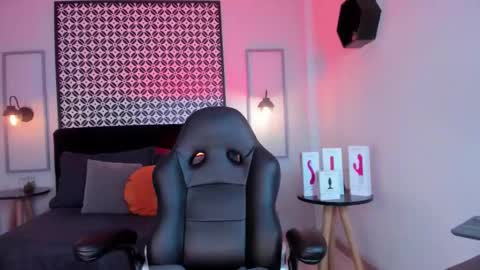 Melanie online show from 27, 11, 2025