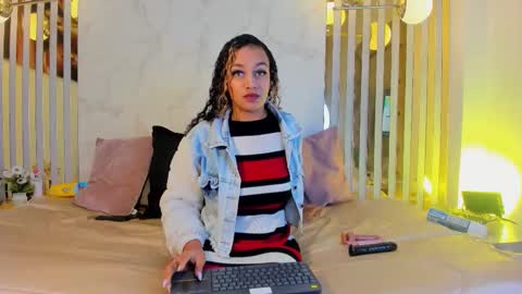 Snapshot of melaniegh_ chatting on 9, 9, 2025 Melanie online show from 9, 9, 2025