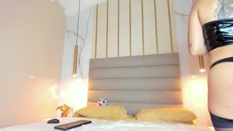 Melanie Roux online show from 16, 1, 2026