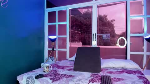 Snapshot of melanieroux chatting on 3, 3, 2026 Melanie Roux online show from 3, 3, 2026