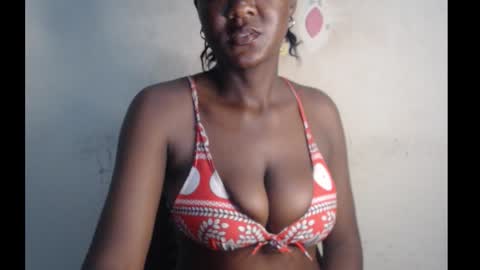 Snapshot of melanin_coco chatting on 28, 9, 2025 Bene online show from 28, 9, 2025