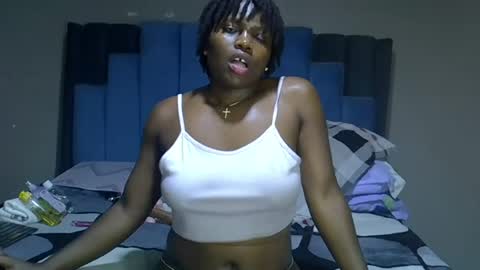 Snapshot of melanin_moon chatting on 17, 6, 2026 Moon online show from 17, 6, 2026