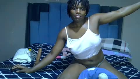 Snapshot of melanin_moon chatting on 7, 7, 2026 Moon online show from 7, 7, 2026