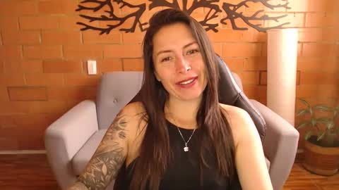 Snapshot of melanny_69 chatting on 18, 9, 2025 Melanny online show from 18, 9, 2025