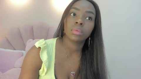 Snapshot of melany_ebonyy chatting on 16, 11, 2025 Melanie online show from 16, 11, 2025