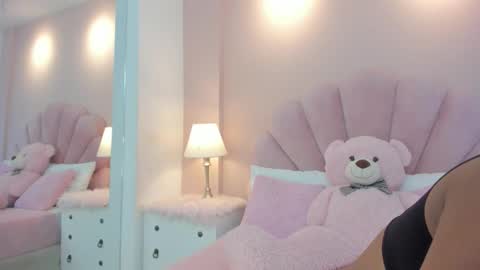 Snapshot of melany_ebonyy chatting on 25, 11, 2025 Melanie online show from 25, 11, 2025