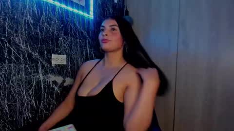 Snapshot of melany_ramirezz chatting on 7, 11, 2025 Melany follower online show from 7, 11, 2025