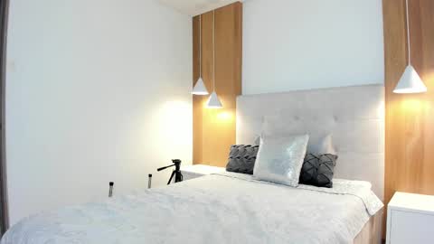 Melany online show from 28, 2, 2025