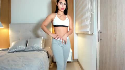 Snapshot of melanyrosse chatting on 28, 4, 2026 Melany online show from 28, 4, 2026