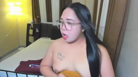 Snapshot of melayfoxx chatting on 22, 4, 2026 melayfoxx online show from 22, 4, 2026