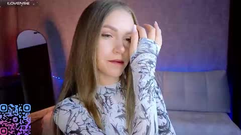 Melee Eva - Thumbs Up please  online show from 18, 3, 2026