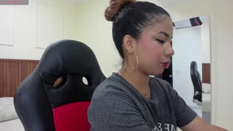 M E L I N A  online show from 5, 11, 2025