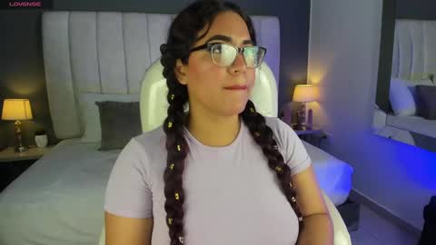 M E L I S S A  online show from 8, 1, 2025