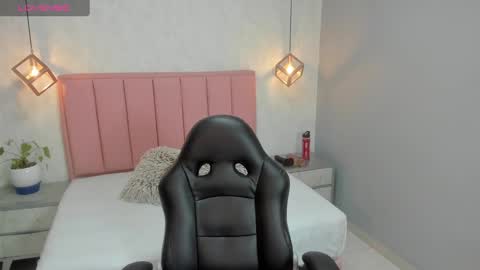 Snapshot of melissarouge chatting on 10, 10, 2025 online show from 10, 10, 2025