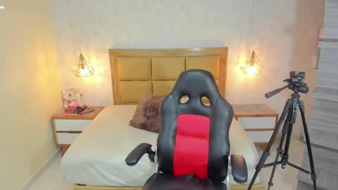 Snapshot of melissarouge chatting on 20, 11, 2025 online show from 20, 11, 2025