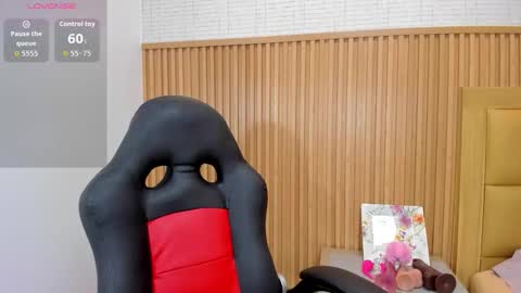 Snapshot of melissarouge chatting on 21, 11, 2025 online show from 21, 11, 2025