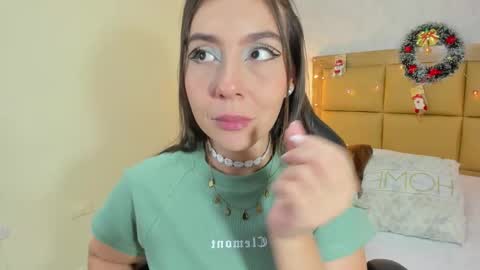 Snapshot of melissarouge chatting on 25, 11, 2025 online show from 25, 11, 2025