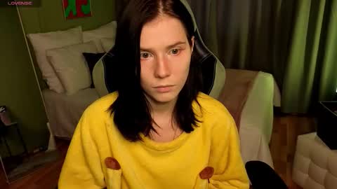 mellhyees online show from 5, 11, 2025