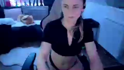 melly4you online show from 6, 7, 2026