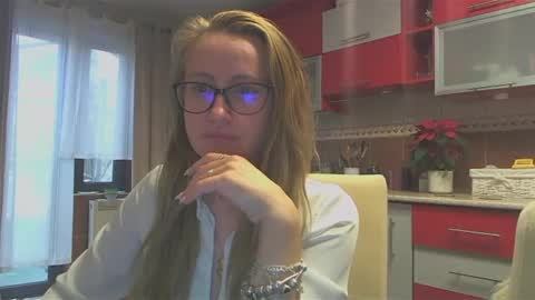 Melly online show from 5, 12, 2024