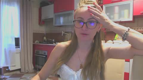 Melly online show from 10, 2, 2025