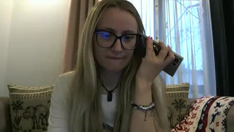 Melly online show from 11, 11, 2025