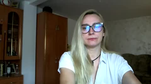 Melly online show from 24, 6, 2026