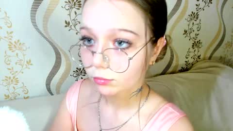 MelMooon online show from 12, 11, 2025