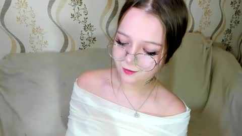 MelMooon online show from 19, 12, 2025